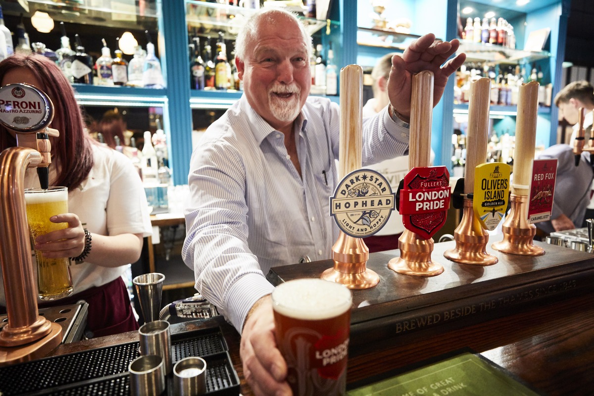 Mike Gatting re-opens The Pavilion End - Beer Today