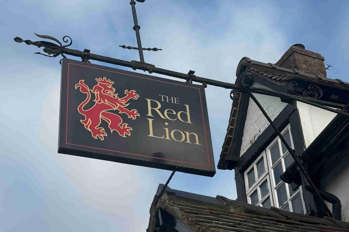 Red Lion, Bradley